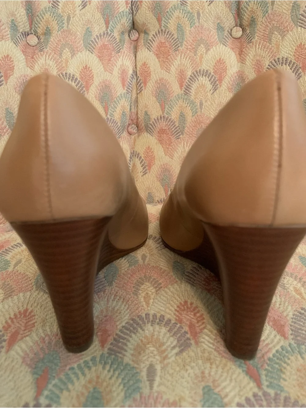 Tory Burch Lowell Natural Blush Leather Wedge Heels with Gold Logo Size 7.5
